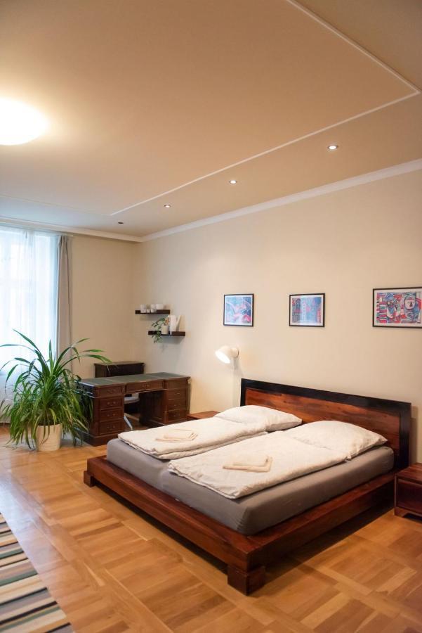 velký apartmán  Bratislava Exterior foto